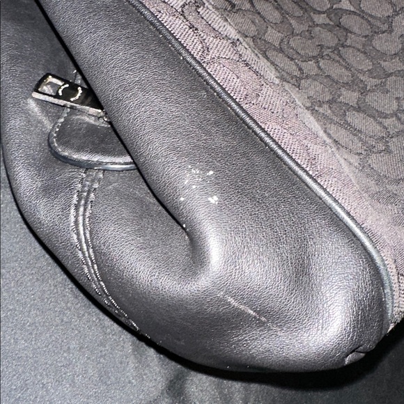 Coach Black and Gray Signature Handbag - Picture 5 of 9